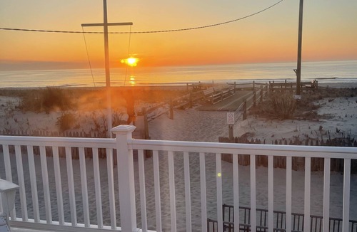 Ocean Beach I Cottage | Oceanfront Cottage