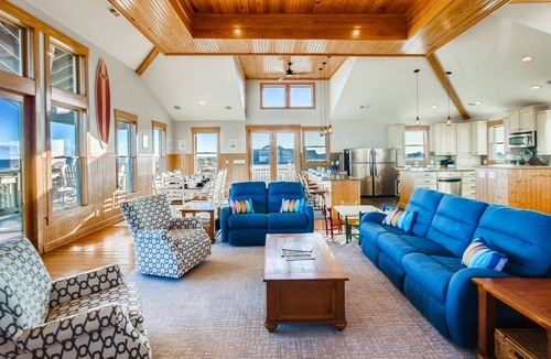 Waves House | Oceanfront Home in Waves, NC