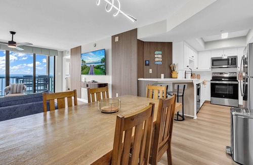 Ocean Drive Villa | Oceanfront l 16th Floor l 4BR l Pool and Lazy River