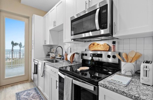East Daytona Condo | Oceanfront Oasis Daytona Beach 1BR/1BA - Courtyard #324