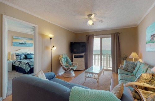 Surfside Beach Condo | Oceanfront ocean view condo with private W/D & central AC - walk to everything
