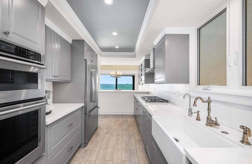 Peninsula House | Oceanfront Paradise with Loft, Kayaks & Parking