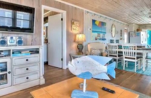 Holden Beach Cottage | Oceanfront, Pool, Family Friendly and Fido Friendly.