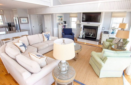 Ocean Sands House | OCEANFRONT, Private Pool, Ocean Views, Close to Beach Access! OS3Q, Banana Wind