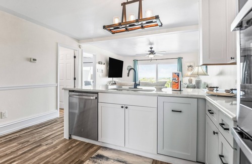 Oceanmarsh Subdivision Apartment | Oceanfront St Helena Island Condo w/Beach Access!