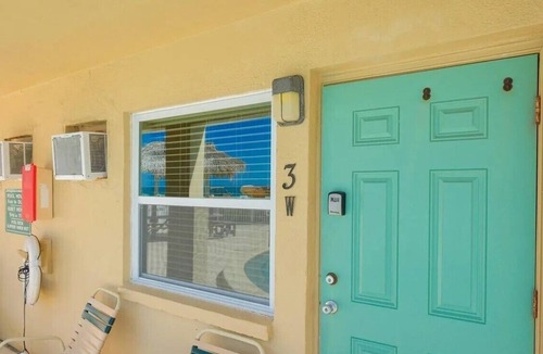 St. Petersburg - Clearwater Condo | Oceanfront Studio - Steps from Belleair Beach