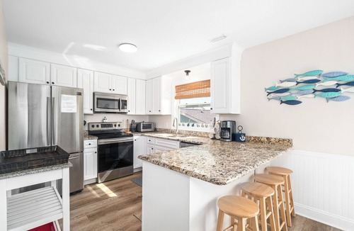 Emerald Isle Cottage | Oceanfront Updated 5BR Duplex. Dog friendly!