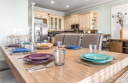Navarre Beach House | *Oceanfront * Upscale* EV Chrgr * Paddleboards!