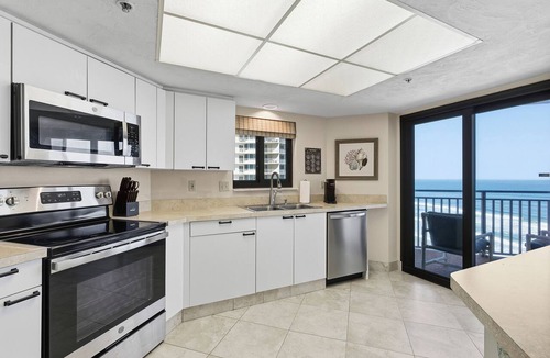 Daytona Beach Shores Condo | 🌅Oceanfront | Incredible Ocean Views | Pet Friendly | Sherwin 901🌅