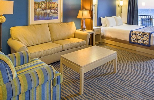 Daytona Beach Shores Resort | Oceanfront Studio Escape at Dolphin Beach Club – Direct Beach Access & Balcony