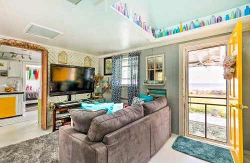 White Stone House | Oceanfront White Stone Cottage w/Private Beach!