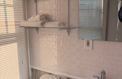 Beach Haven Hotel | Oceanside St. Rita Hotel Room