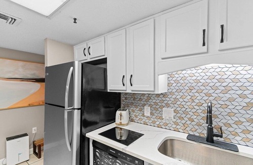 Myrtle Beach Apartment | Oceanview, Pools, Hot tub, Indoor pool, 2 Beds