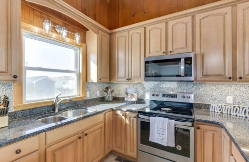 South Nags Head House | OCS4 Semi-Ocean-Front Home with Gorgeous Views