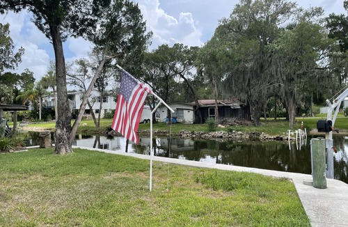 Crystal River House | Old Country Living Ozello Keys 1 BR/1BA Waterfront Fishing Cabin