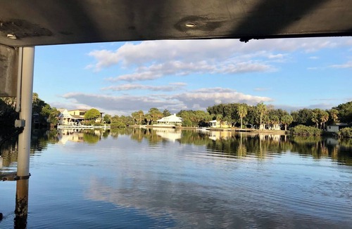 Aripeka Apartment | Old Florida bungalow on a tranquil Gulf Island Perfect for Couples or Anglers