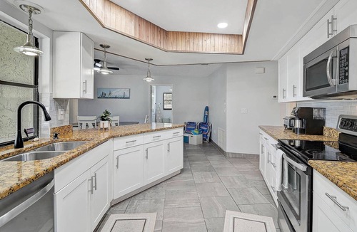 Whitfield House | Old Florida Charm- Private Pool-Great for Families