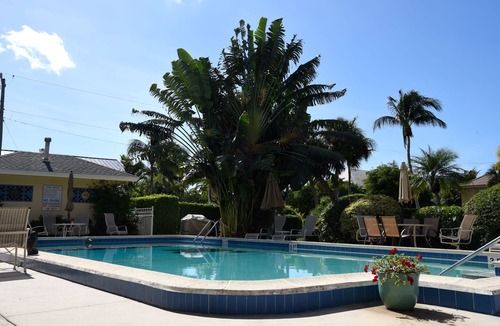 Old Naples House | Old Naples, Steps From The Beach And 5th Ave Restaurants And Shopping
