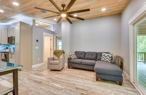 Fort White House | On-Site Spring & River Access! Sunshine State Stay