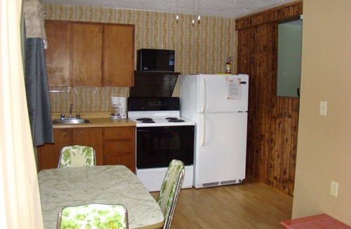 Sauble Beach Cottage | Open Concept 2 Bedroom Cottage Close To The Beach