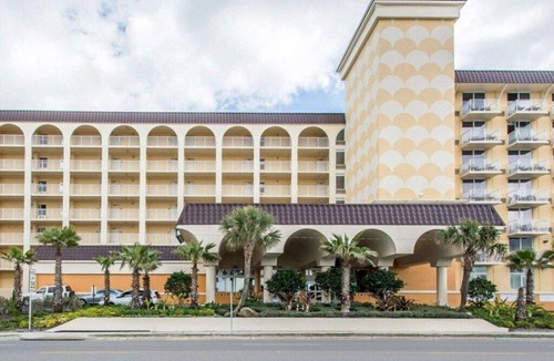 Ormond Shores Apartment | Ormond Beach | Romantic Beach Retreat | Pool + Beach