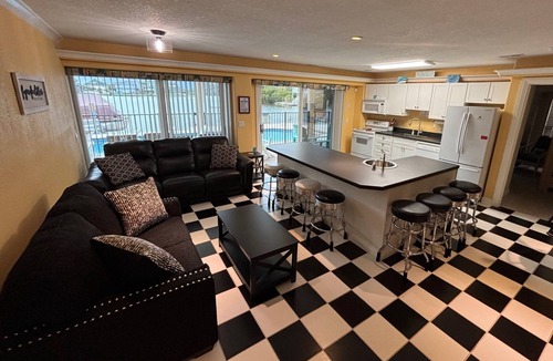 Sandbridge House | Our Sand Castle-Waterfront, Gated Private Pool, Beach, Dock, Kayaks, Fishing!