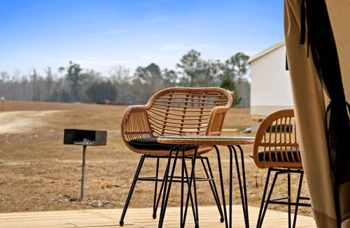 Wewahitchka Cabin | Outdoor Adventure Basecamp: World-Class Fishing, Hiking Trail & Pet-Friendly Fun in Wewahitchka, Florida