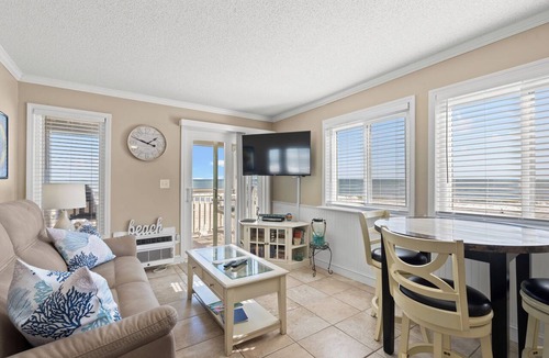 Myrtle Beach Condo | Outstanding ocean front views in fabulous beach condo location!