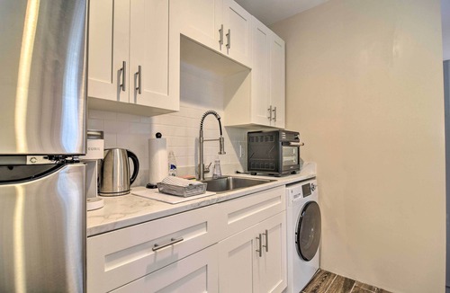 Ozona Apartment | Ozona Studio w/Shared Deck - Steps to Gulf!