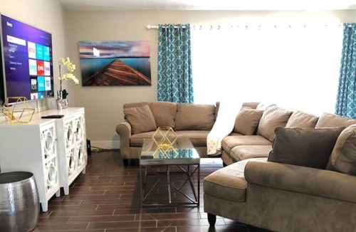 Florida Central Atlantic Coast Villa | (P) NEW! Luxury, Pool house