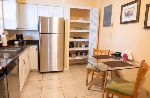 Palm Beach Hotel | Palm Beach Waterfront Suites