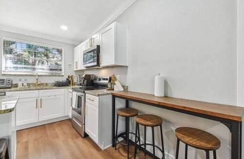 Temple Terrace House | Palm Breeze Getaway Tampa