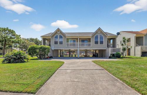 Ozona House | Palm Harbor Retreat Near Beaches Boating Parking