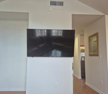 Ozona House | Palm Harbor Retreat Near Beaches Boating Parking
