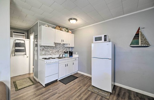 Thomas Drive Condo | Panama City Beach Condo: Pool & Beach Access!