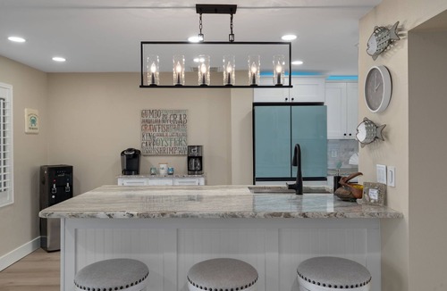 Flor-a-mar House | Paradise on the Gulf! FREE pontoon boat use and salt water pool.