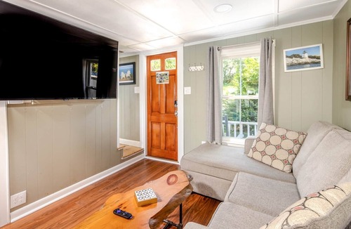 Onset Bed & Breakfast | Park View ROOM @ Compound *E-Bike-Hot Tub -Boats