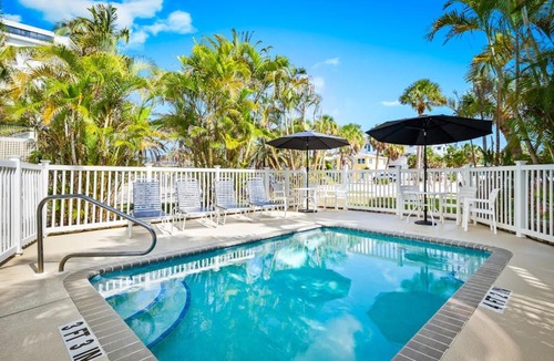 Siesta Key Village Apartment | Parrot Beach Cottages Suite #1