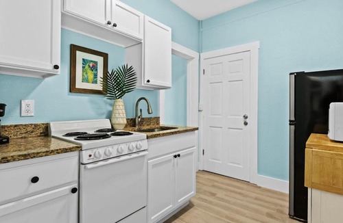 Siesta Key Village Apartment | Parrot Beach Cottages Suite #1