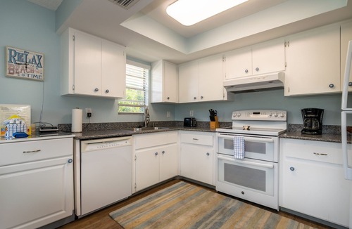 Holmes Beach House | Peace 'n Paradise · Pool & Spa · 300 Yds Gulf