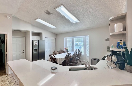 Ocala House | Peaceful 3-2, Big Fenced Yard, WEC, Fast Wi-fi, Hammock, Ocala