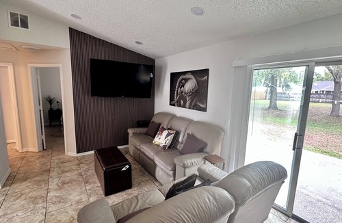 Ocala House | Peaceful 3-2, Big Fenced Yard, WEC, Fast Wi-fi, Hammock, Ocala