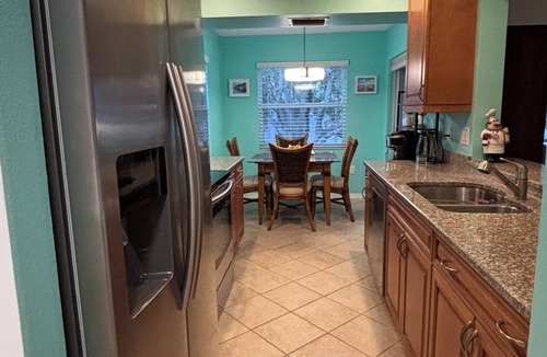 Braden River Condo | Peaceful and Spacious Sarasota Meadows Getaway! 2Bed/2Bath Upper Condo w/Pool