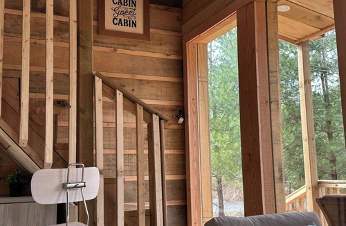 Langton Apartment | Peaceful Forest Retreat | Loft Beds, FirePit, Wifi
