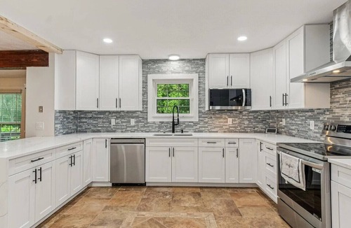Doctors Inlet House | Peaceful River Front Home