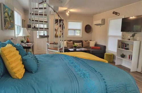Palm Harbor House | Peaceful Zen Retreat - Beach & Pinellas Trail Close By - No Cleaning Fee