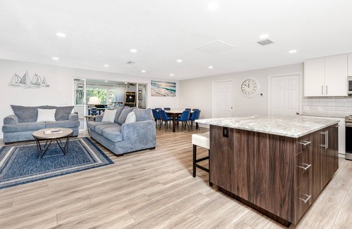 Tarpon Springs House | Pelican House · Game Room, Pool, 5 min to Beach