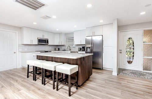 Tarpon Springs House | Pelican House · Game Room, Pool, 5 min to Beach