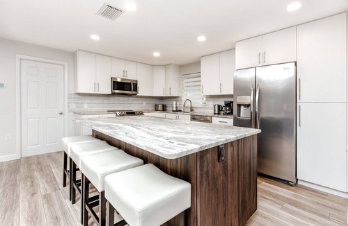 Tarpon Springs House | Pelican House · Game Room, Pool, 5 min to Beach