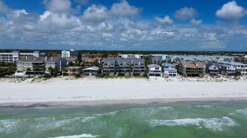 Indian Shores House | Pelican Pointe 2C